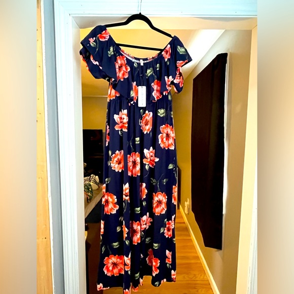 Motherbee Maternity Floral Maxi dress - Picture 1 of 3